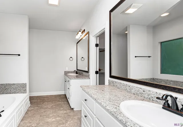 $2,400 | 8231 Valencia Court, Baton Rouge, LA 70820