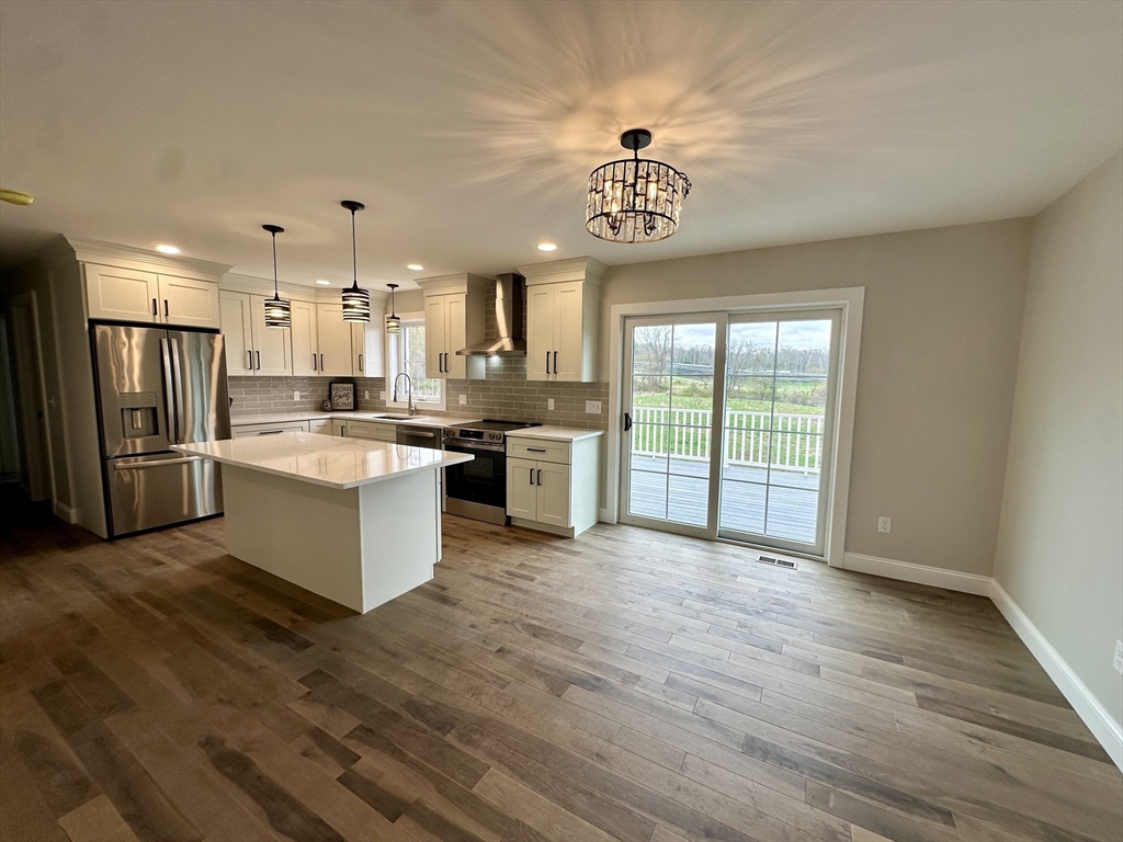 512 Fuller Street Ludlow, MA 01056 - Photo 4 of 39