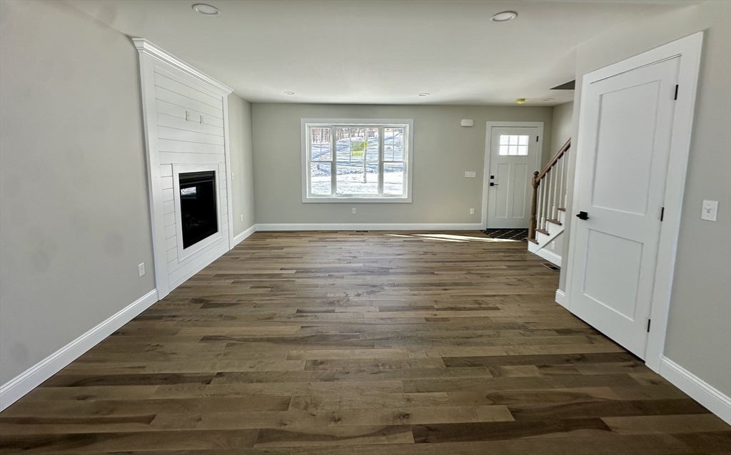512 Fuller Street Ludlow, MA 01056 - Photo 6 of 39
