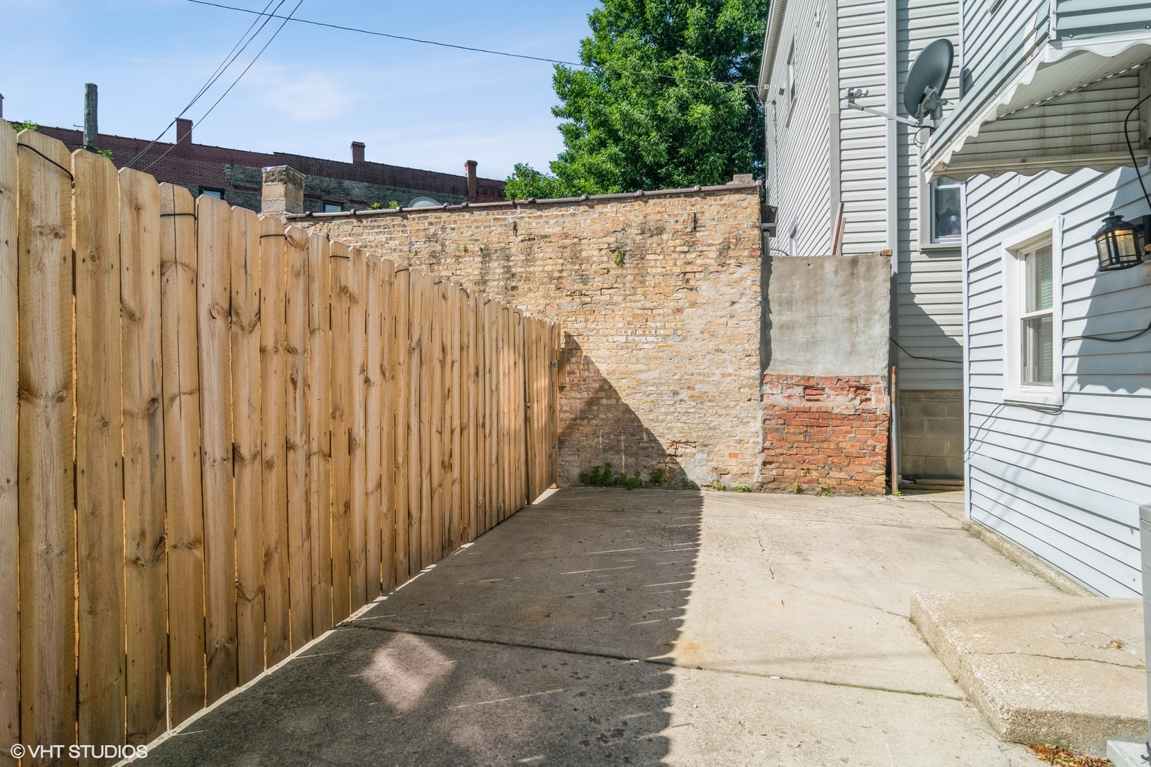 2909 North Ridgeway Avenue Chicago, IL 60618 - Photo 10 of 46