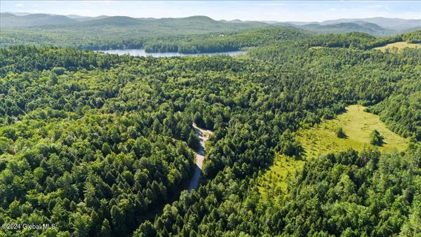 $89,500 | 3-4 Adirondack Heights Road, Chestertown, NY 12817