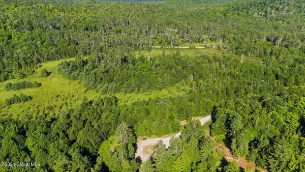 $89,500 | 3-4 Adirondack Heights Road, Chestertown, NY 12817