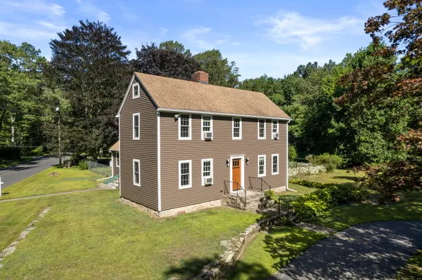 $541,000 | 484 Old New London Road, Salem, CT 06420