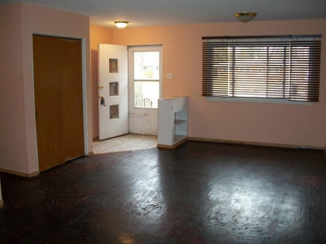 947 Bristol Road Indianapolis, IN 46280 - Photo 2 of 9 Gallery Image 2