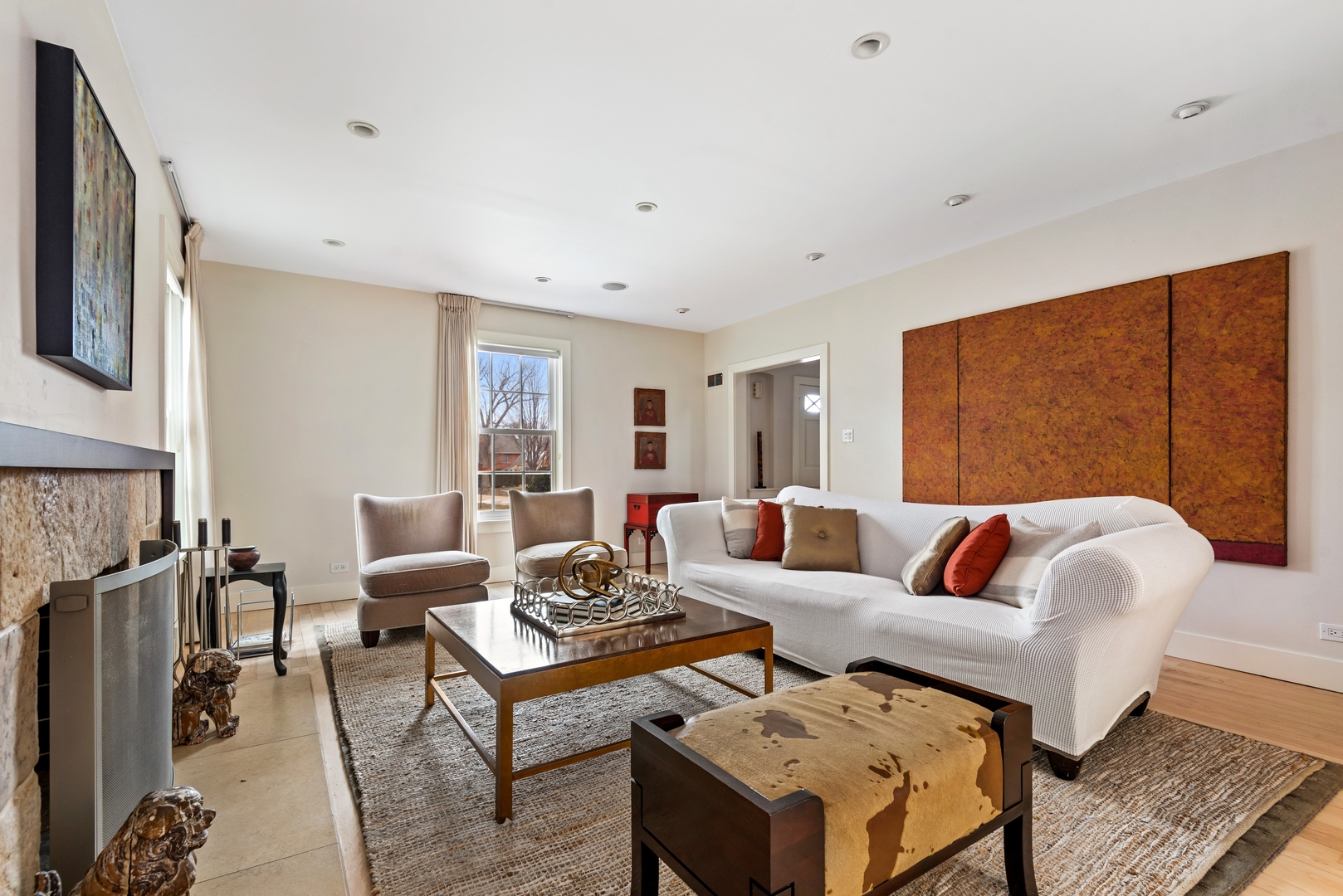700 Park Drive Kenilworth, IL 60043 - Photo 14 of 34 a living room with furniture a rug and a lamp
