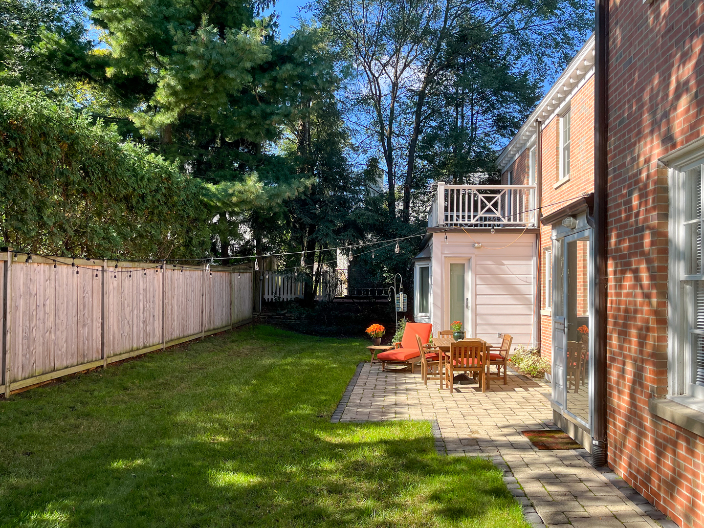 700 Park Drive Kenilworth, IL 60043 - Photo 28 of 34 a view of a backyard with a patio