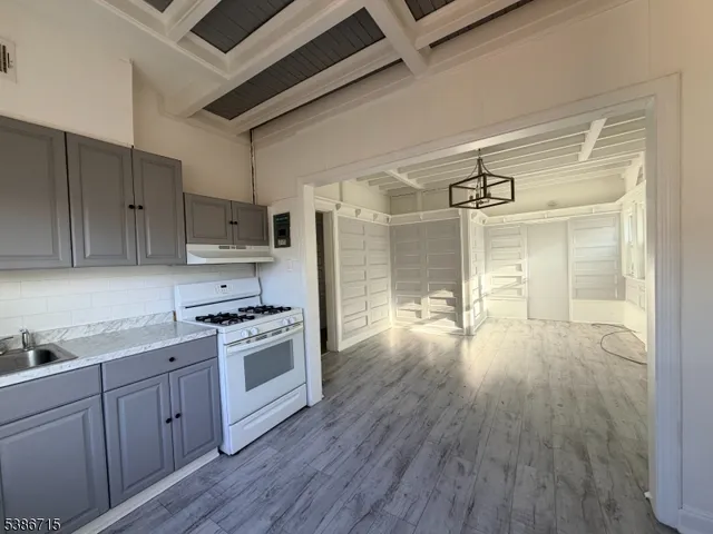 $1,850 | 324 Summer Avenue, Unit 3, Newark, NJ 07104