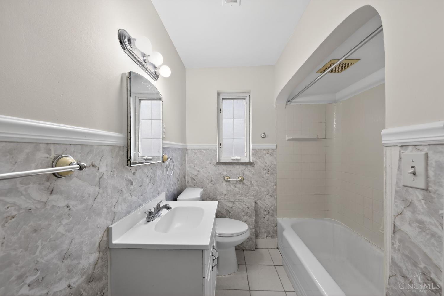 6621 Winton Road Cincinnati, OH 45224 - Photo 15 of 34