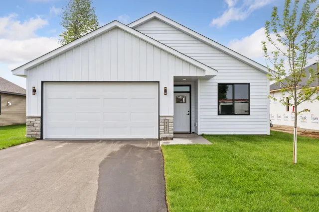 $374,900 | 721 Margaret Avenue Northeast, Isanti, MN 55040