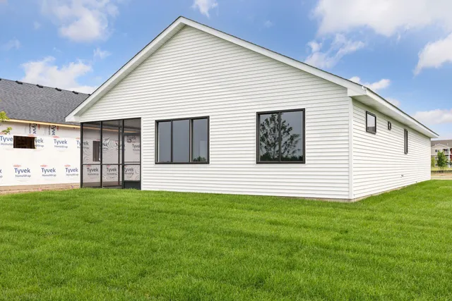 $374,900 | 721 Margaret Avenue Northeast, Isanti, MN 55040