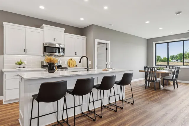 $374,900 | 721 Margaret Avenue Northeast, Isanti, MN 55040