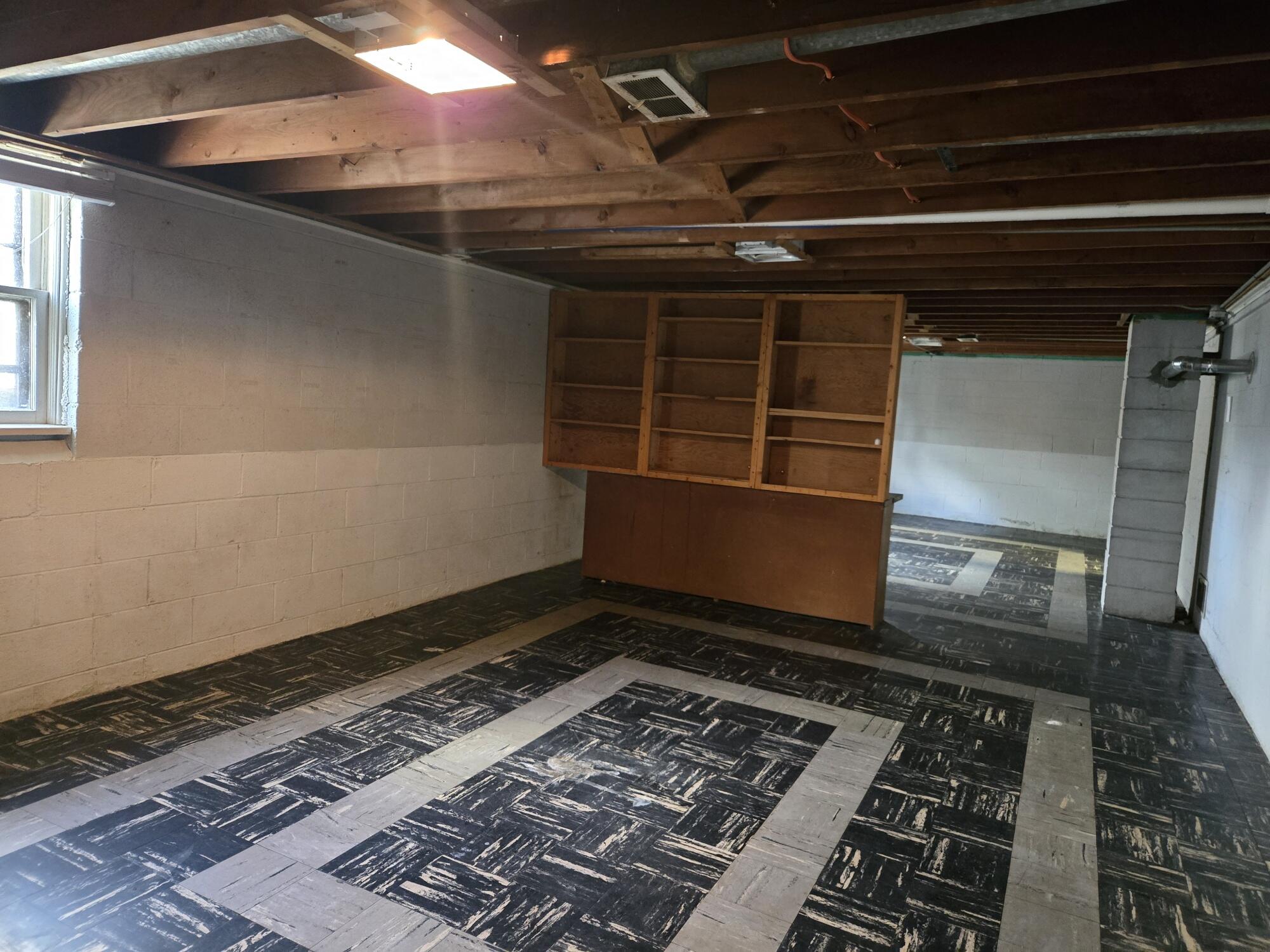 4300 Kinzie Avenue Racine, WI 53405 - Photo 22 of 32 Basemen w shelvingt