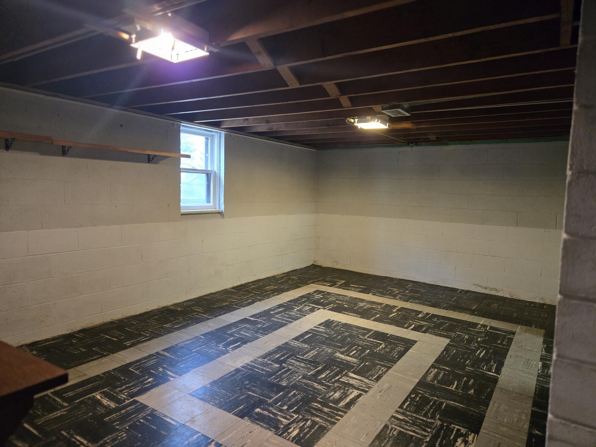 4300 Kinzie Avenue Racine, WI 53405 - Photo 25 of 32 2nd full size window