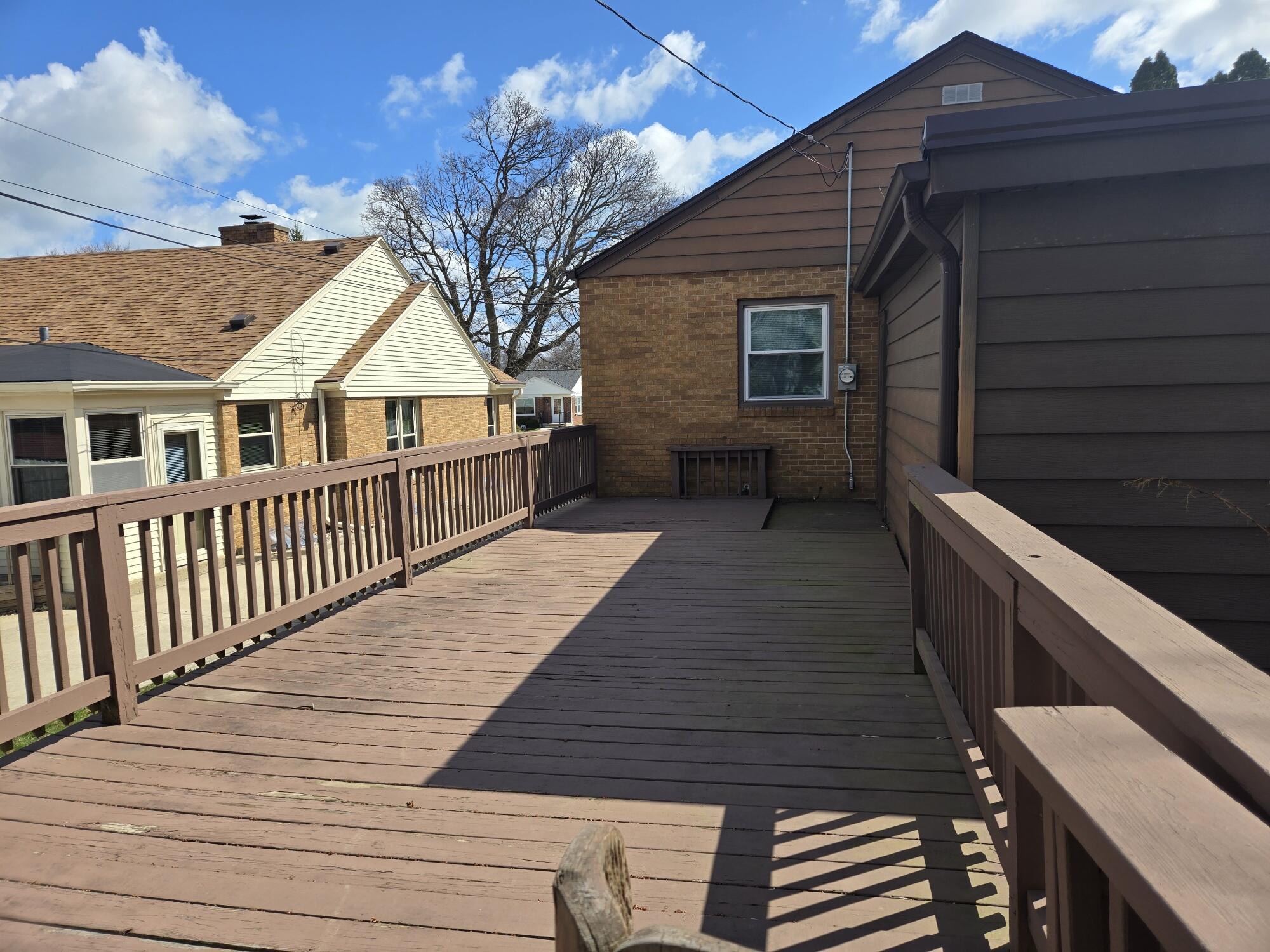 4300 Kinzie Avenue Racine, WI 53405 - Photo 27 of 32 Huge deck off breezeway