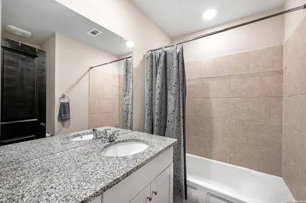 $1,995 | 2802 Calandra Lark, New Braunfels, TX 78130