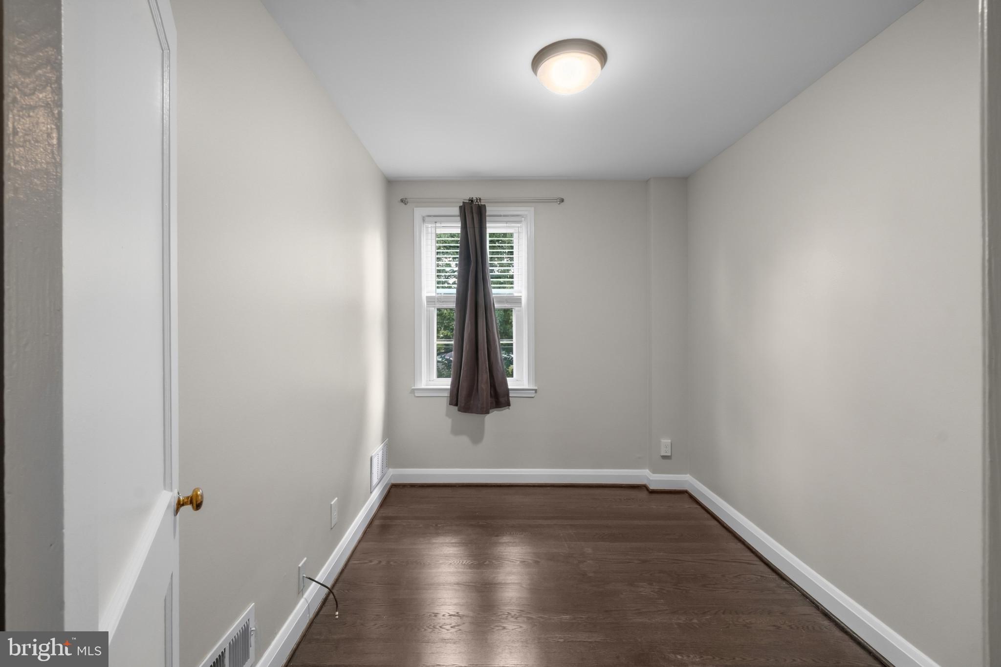 322 Stanmore Road Baltimore, MD 21212 - Photo 20 of 39 Third bedroom