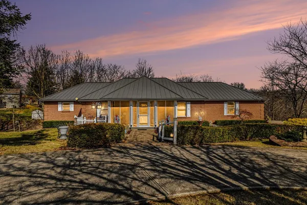 $639,900 | 20902 Ridgecliff Court, Lawrenceburg, IN 47025