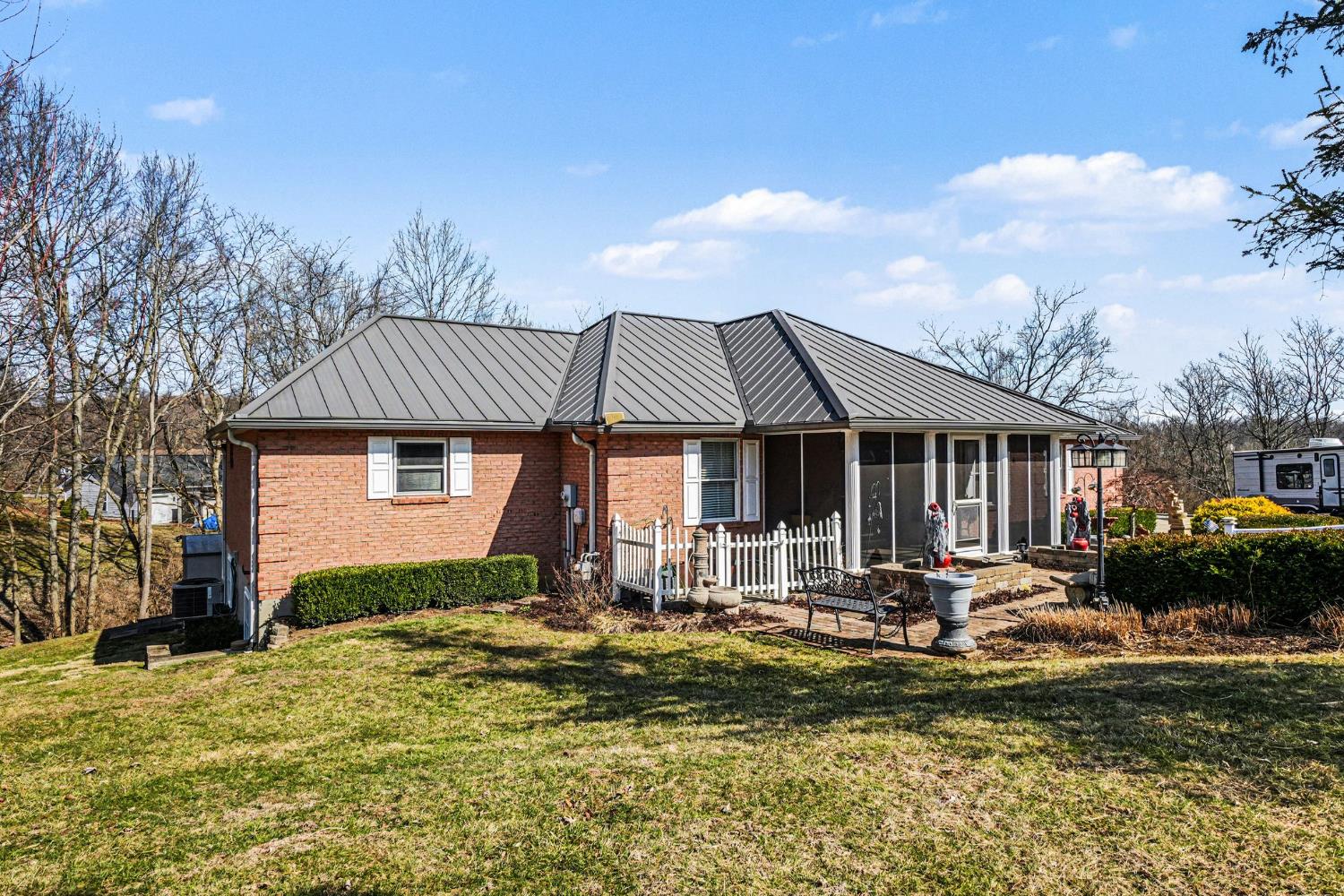 20902 Ridgecliff Court Lawrenceburg, IN 47025 - Photo 4 of 58