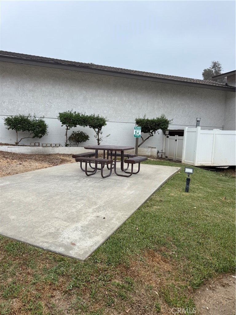 1340 West Lambert Road, Unit 85 La Habra, CA 90631 - Photo 15 of 17 an entryway with table and chairs