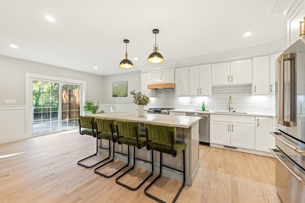 110 Wilson Road, Unit 1 Bedford, MA 01730 - Photo 7 of 39