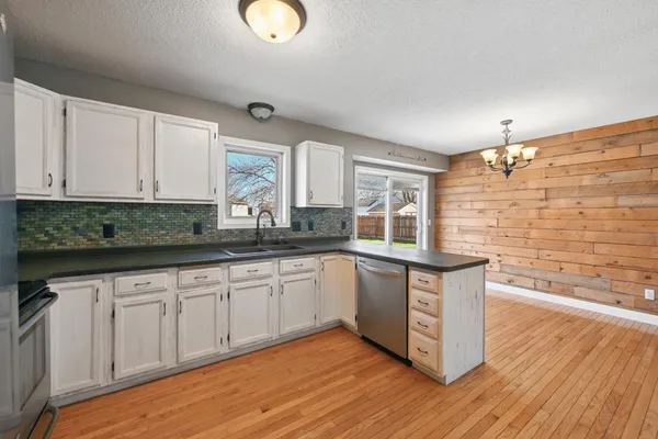 $330,000 | 503 17th Street West, Glencoe, MN 55336