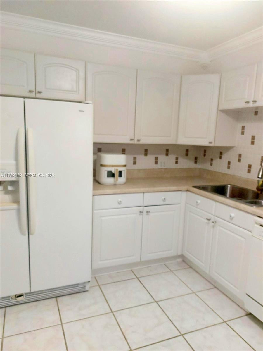2650 South Course Drive, Unit 410 Pompano Beach, FL 33069 - Photo 4 of 14 Photo 4