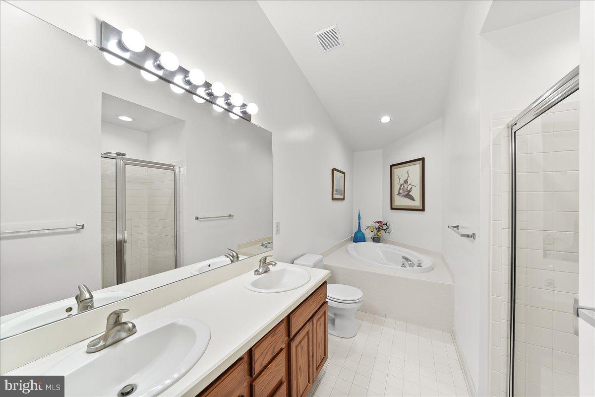 402 Sumner Way West Chester, PA 19382 - Photo 19 of 33 Bright, big primary bath with shower stall