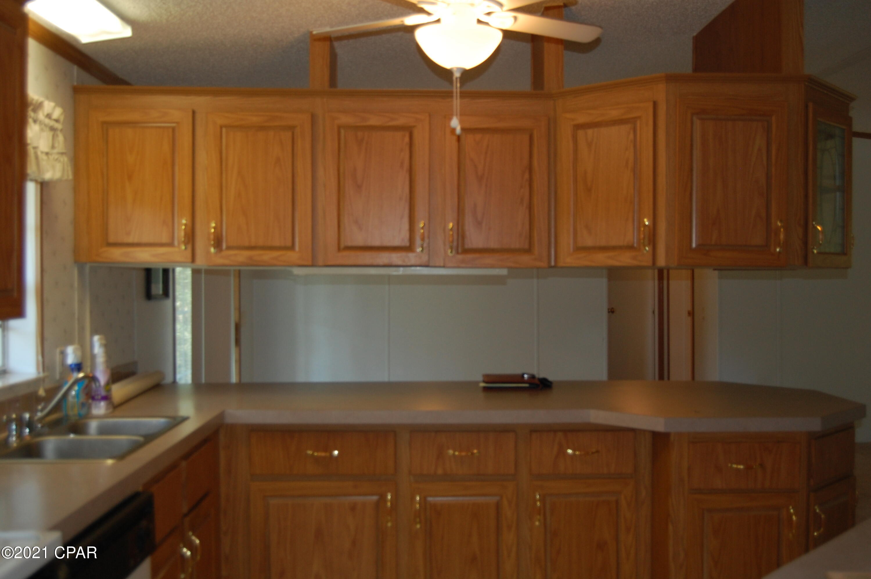 1307 Pond Lane Grand Ridge, FL 32442 - Photo 8 of 24 Gallery Image 8