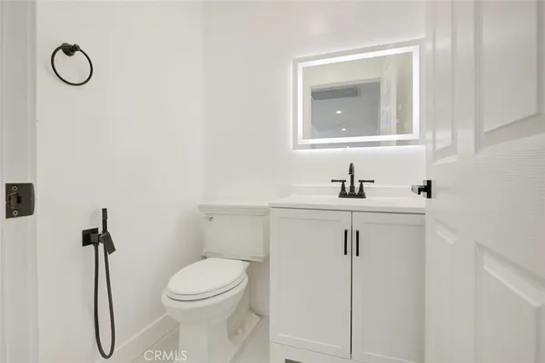 $1,285,000 | 9055 Forbes Avenue, Northridge, CA 91343