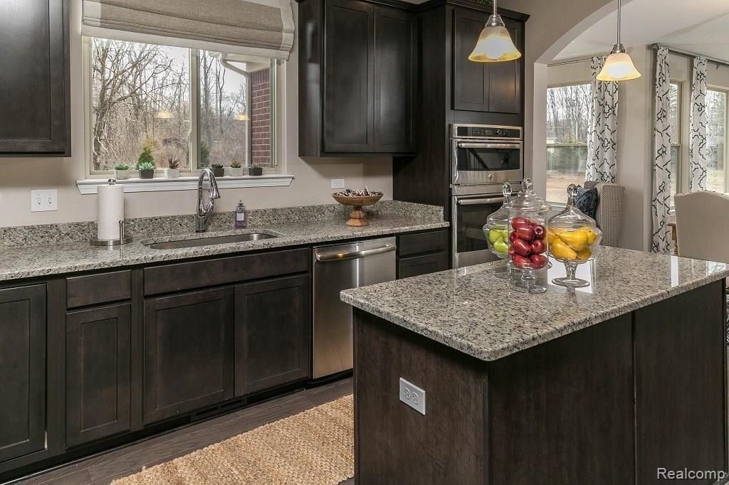 50452 Rockingham Drive Canton, MI 48188 - Photo 16 of 40 2884SecretWay-15.jpg