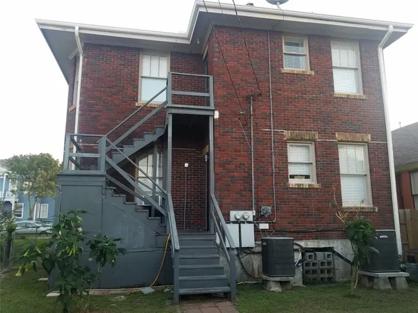 $1,350 | 1710 Market Street, Galveston, TX 77550