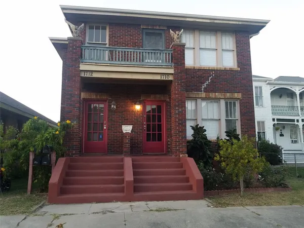 $1,350 | 1710 Market Street, Galveston, TX 77550