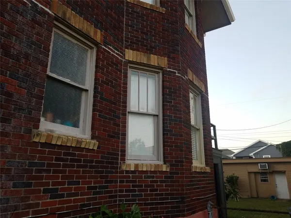 $1,350 | 1710 Market Street, Galveston, TX 77550