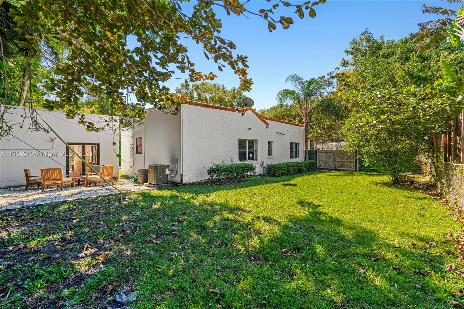 3871 South Le Jeune Road Miami, FL 33146 - Photo 34 of 49 a house view with a garden space