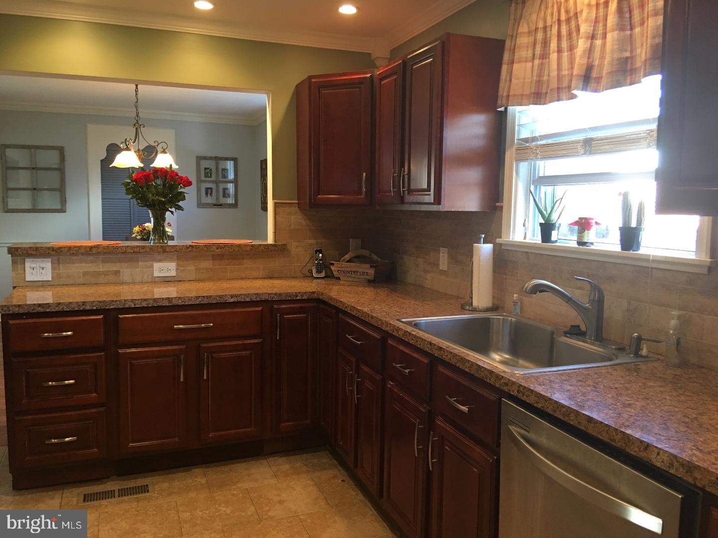 49 South Malin Road Broomall, PA 19008 - Photo 11 of 22 Gallery Image 11