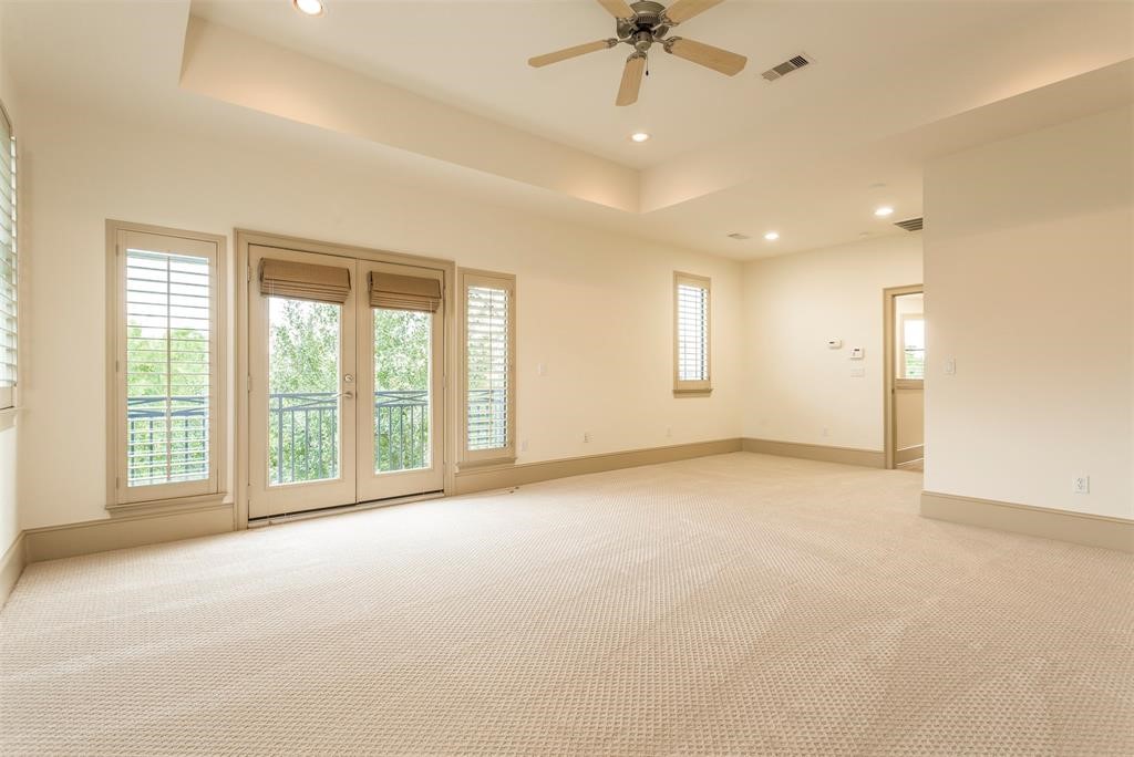 2034 Colquitt Street, Unit A Houston, TX 77098 - Photo 27 of 30 a view of an empty room with a window