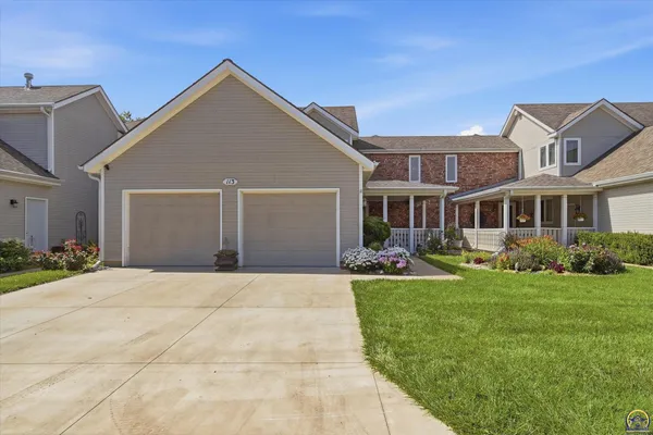 $299,900 | 3101 Southwest Wanamaker Drive, Unit 113, Topeka, KS 66614