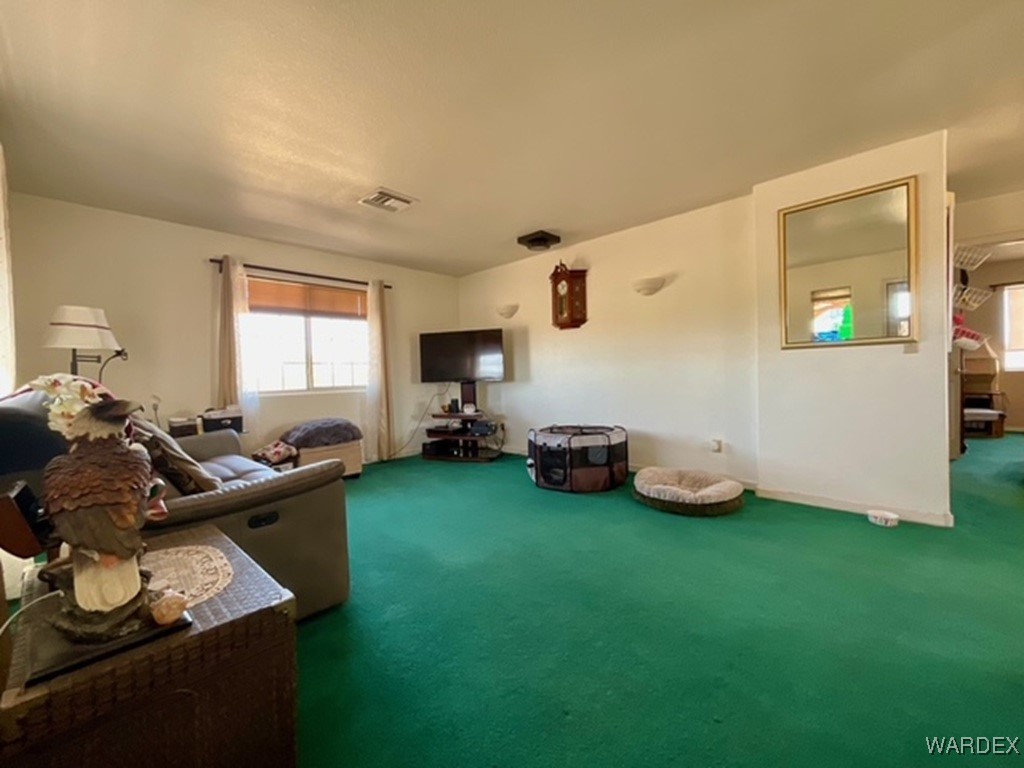564 South Laguna Road Golden Valley, AZ 86413 - Photo 4 of 19 Living Room