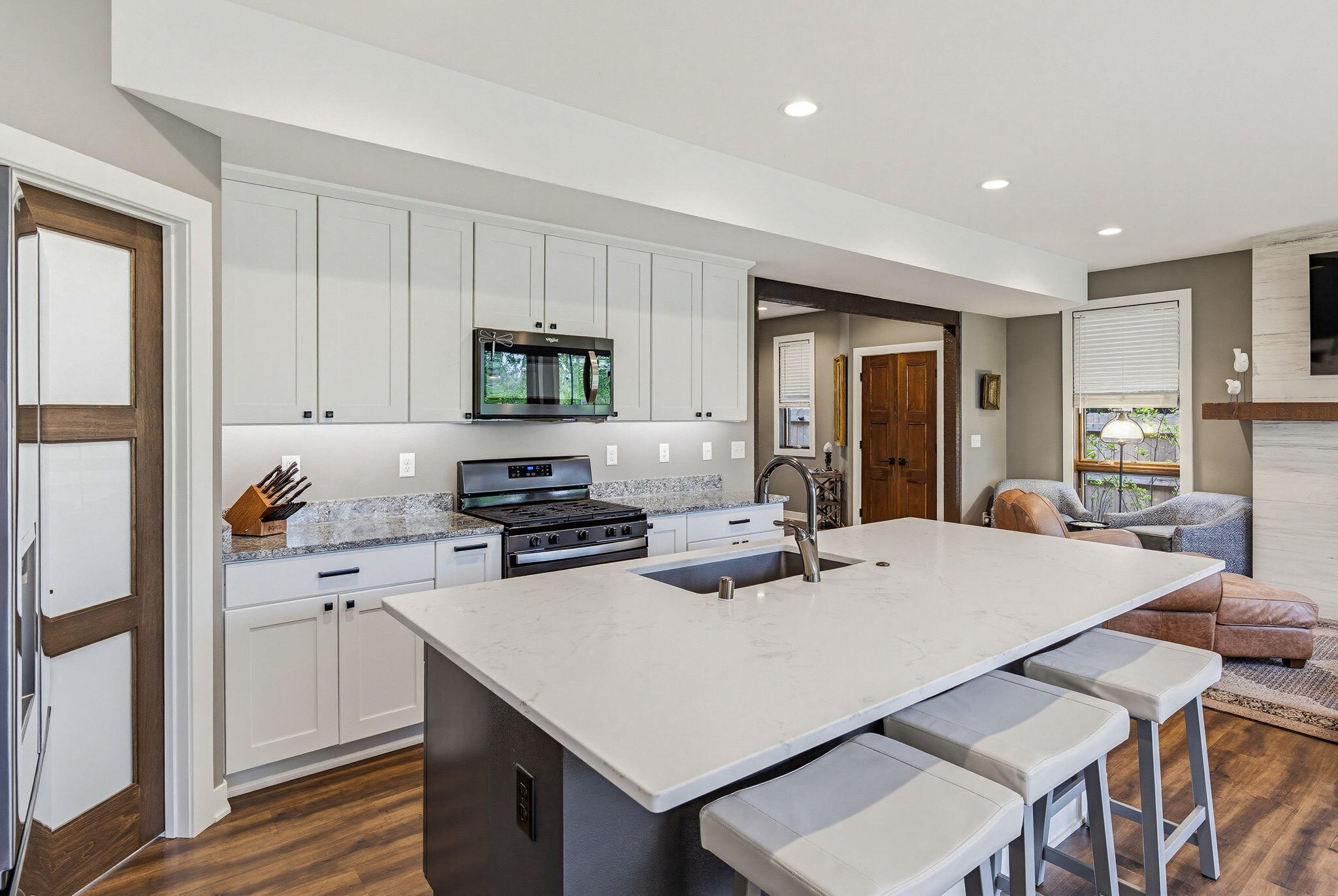 34215 Venice Park Road Delafield, WI 53018 - Photo 17 of 47 Kitchen