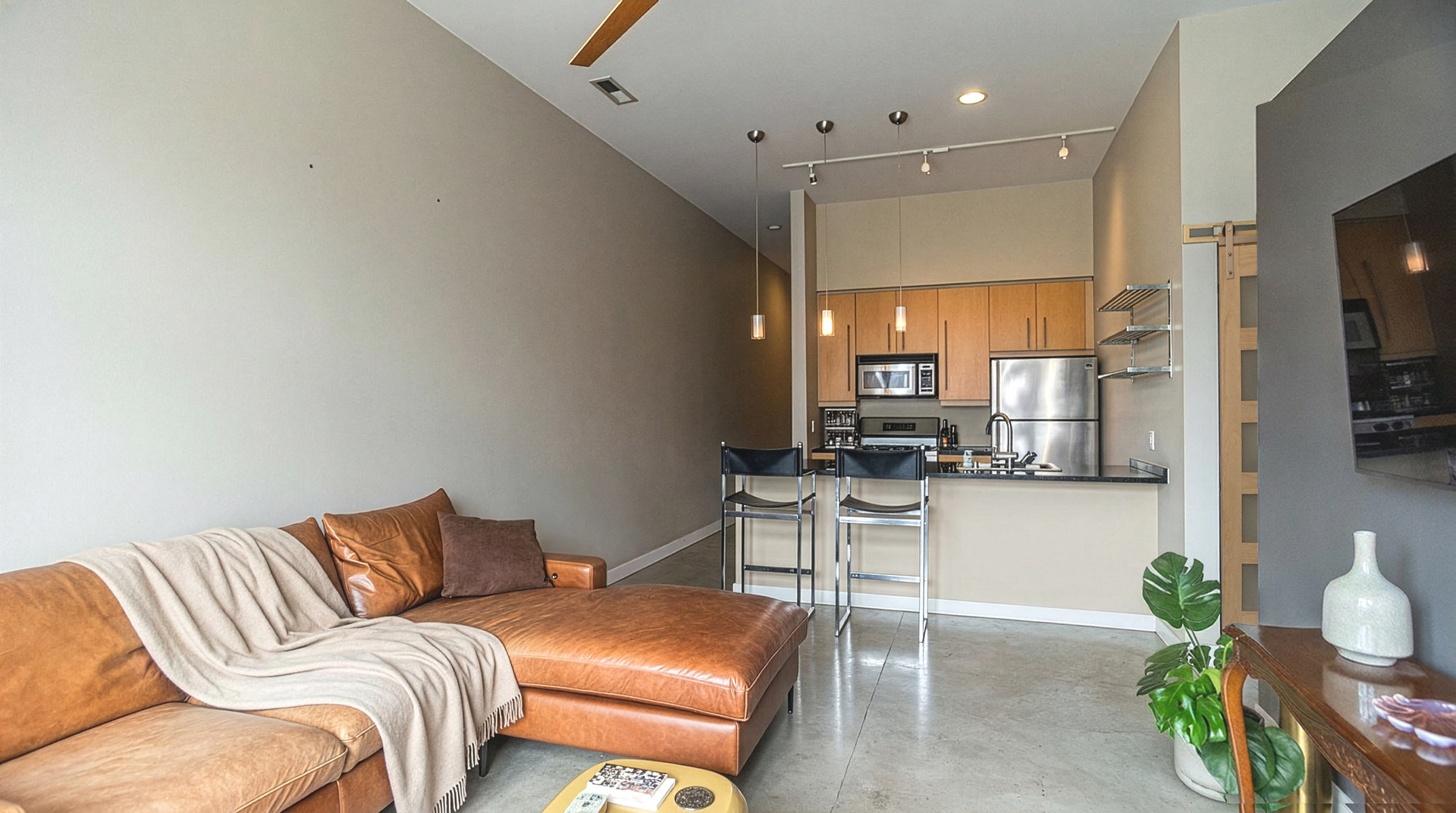 939 West Madison Street, Unit 604 Chicago, IL 60607 - Photo 6 of 16 Gallery Image 6