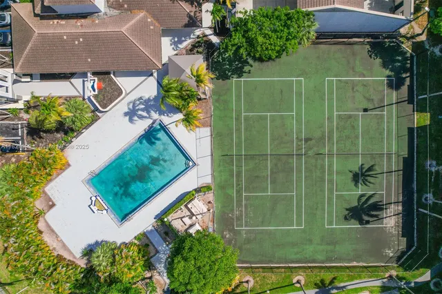 $1,950 | 7010 Northwest 179th Street, Unit 101, Hialeah, FL 33015