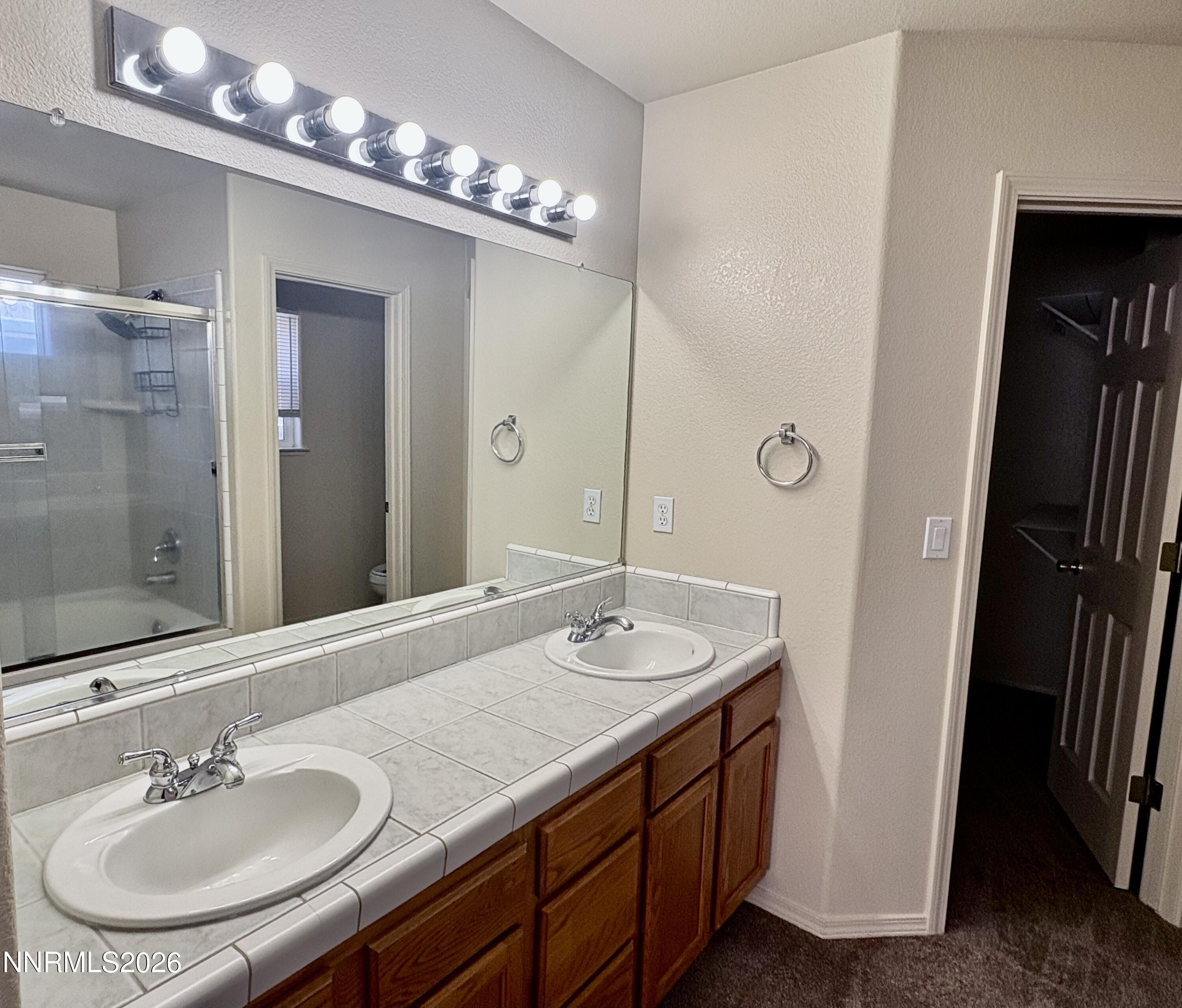 981 A Julia Lane Fernley, NV 89408 - Photo 5 of 5 IMG_2302