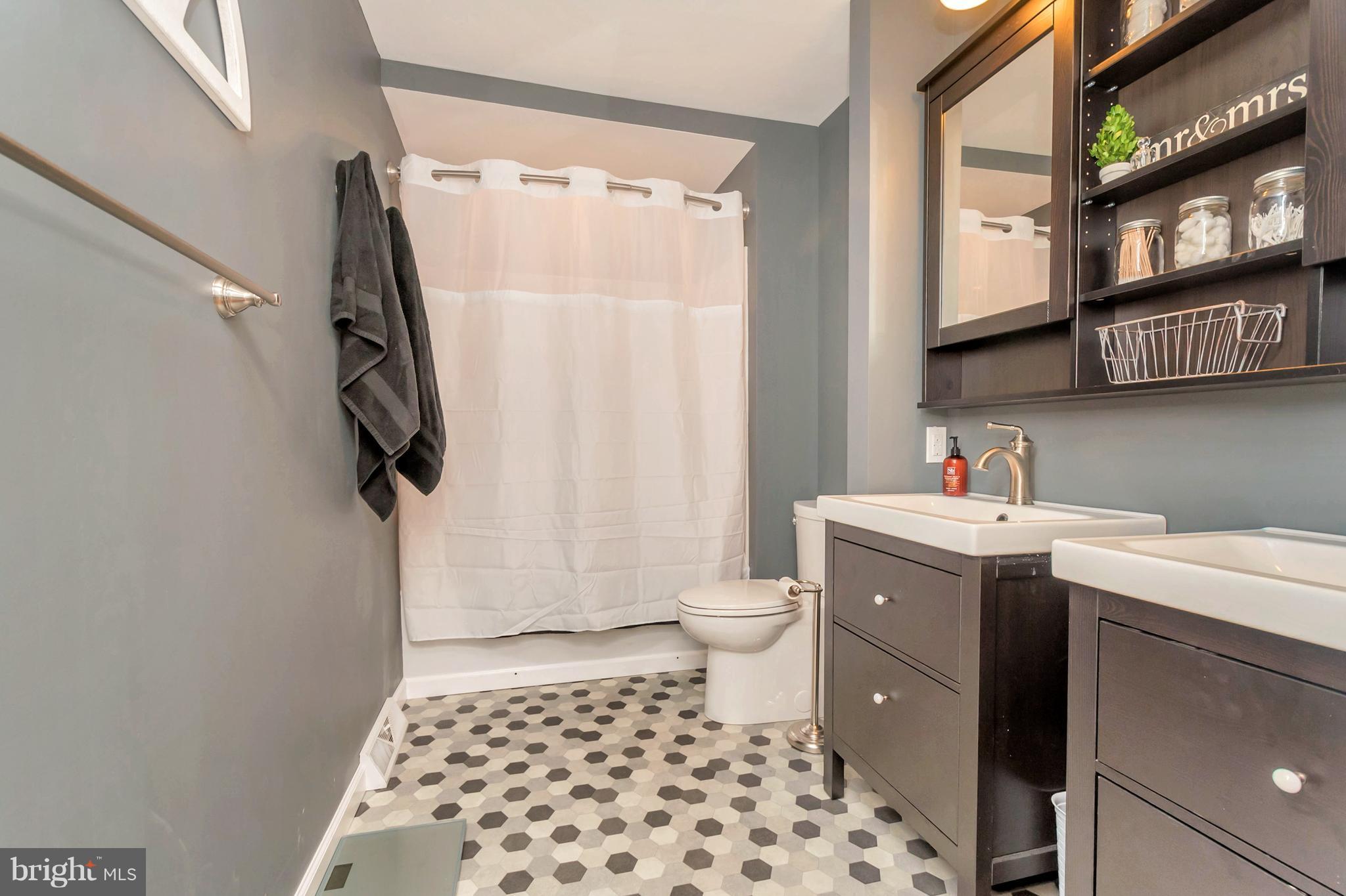 2409 Courthouse Road Stafford, VA 22554 - Photo 17 of 30 Bath (Master)