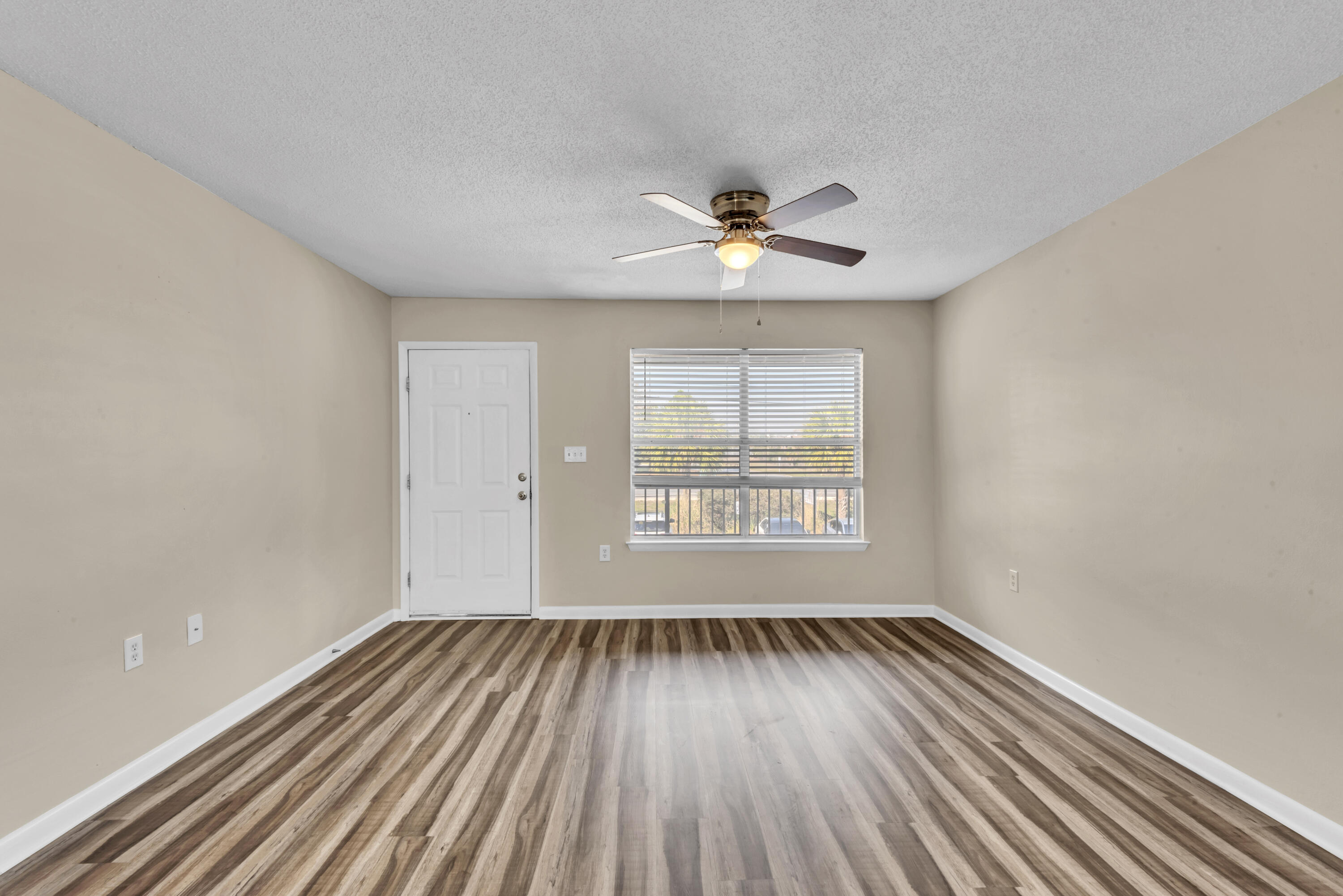 502 Channel Marker Street, Unit 8 Mary Esther, FL 32569 - Photo 6 of 20 502 Channel Marker Unit 122024-01-29 at