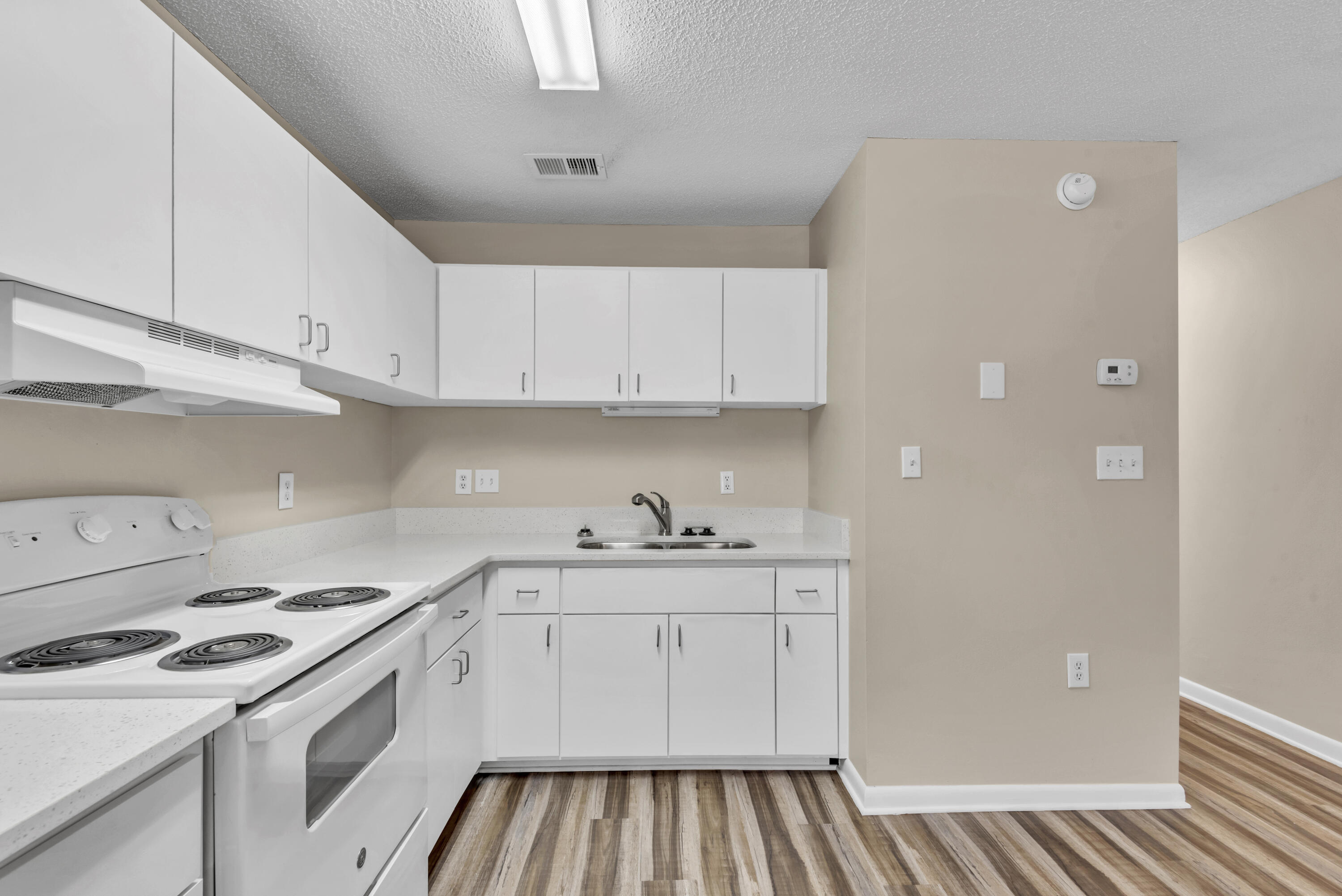 502 Channel Marker Street, Unit 8 Mary Esther, FL 32569 - Photo 9 of 20 502 Channel Marker Unit 122024-01-29 at