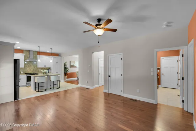 $550,000 | 210 Canterbury Circle, Blakeslee, PA 18610