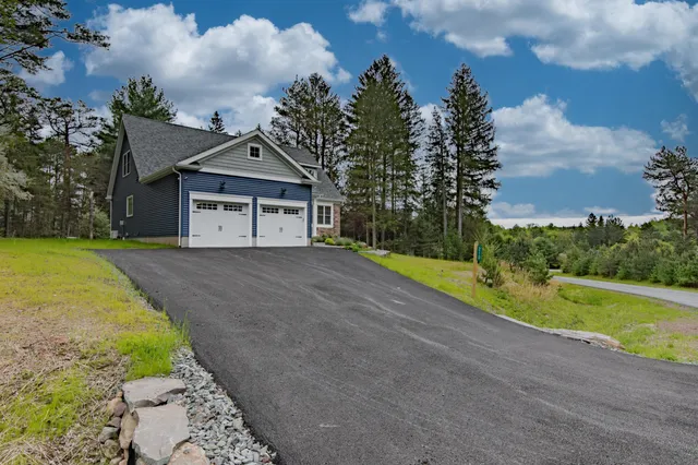 $550,000 | 210 Canterbury Circle, Blakeslee, PA 18610