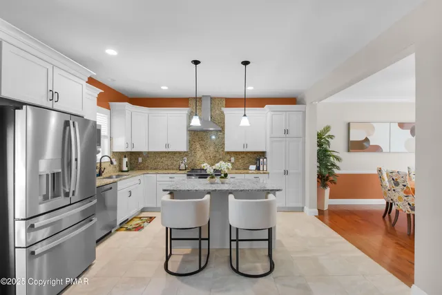 $550,000 | 210 Canterbury Circle, Blakeslee, PA 18610