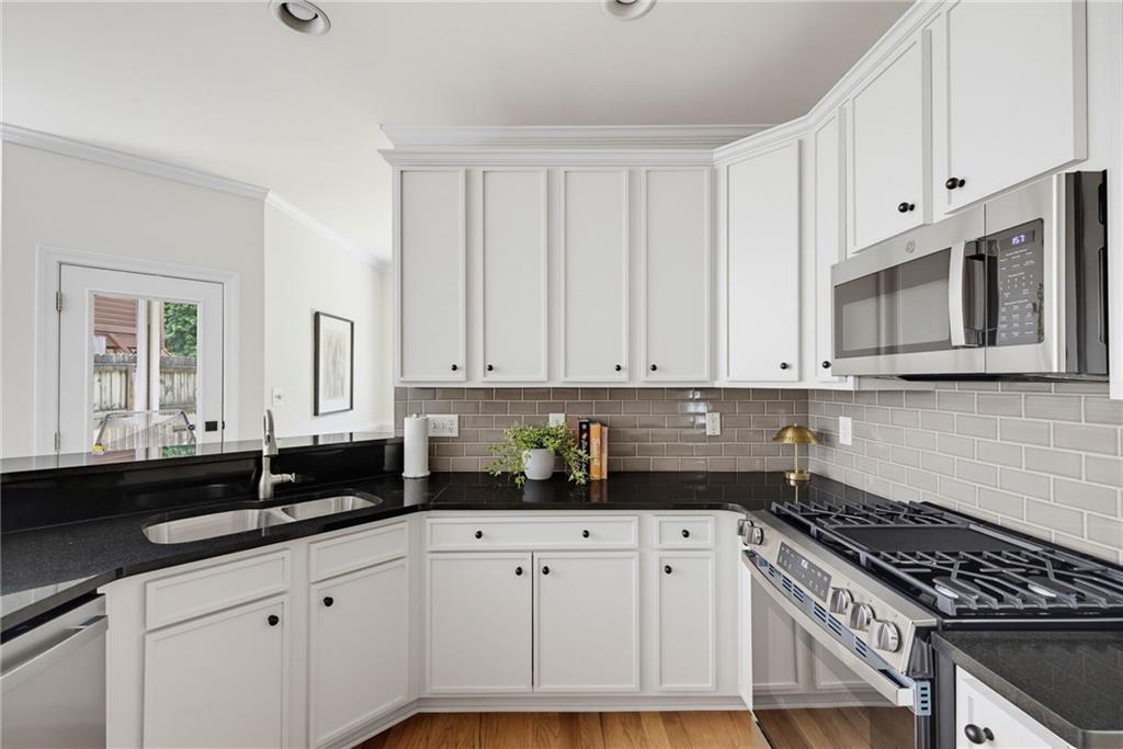 1656 Frazier Road Decatur, GA 30033 - Photo 10 of 23