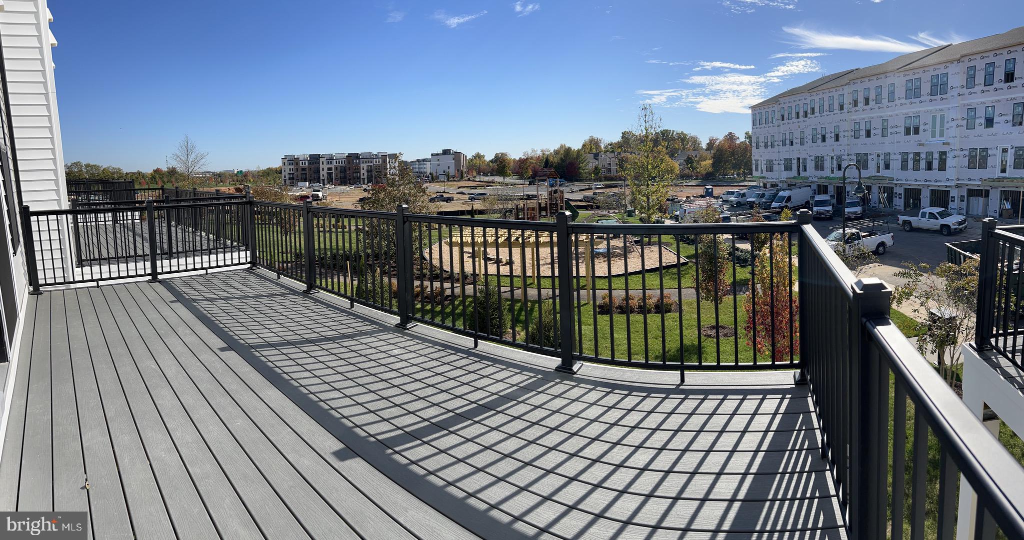 43421 Farringdon Square Ashburn, VA 20148 - Photo 13 of 45 Deck